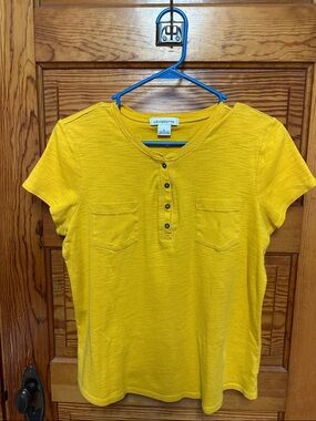 Liz Claiborne Mustard Yellow Short Sleeve Henley Tee